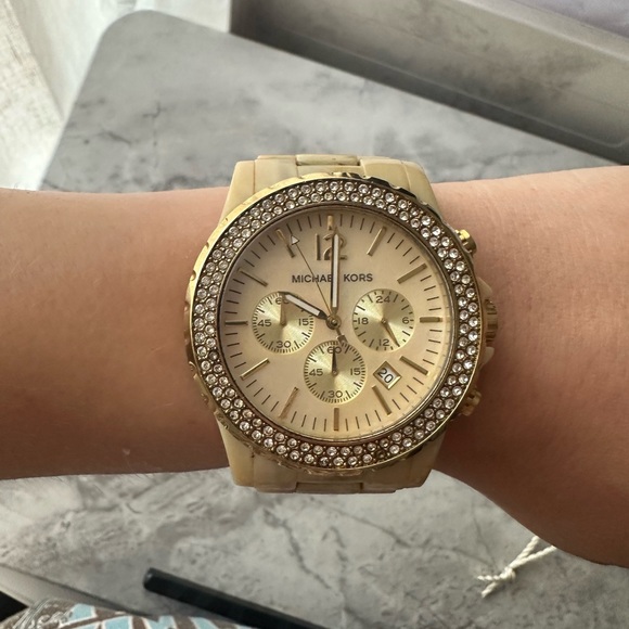 Michael Kors Watch - Picture 2 of 6